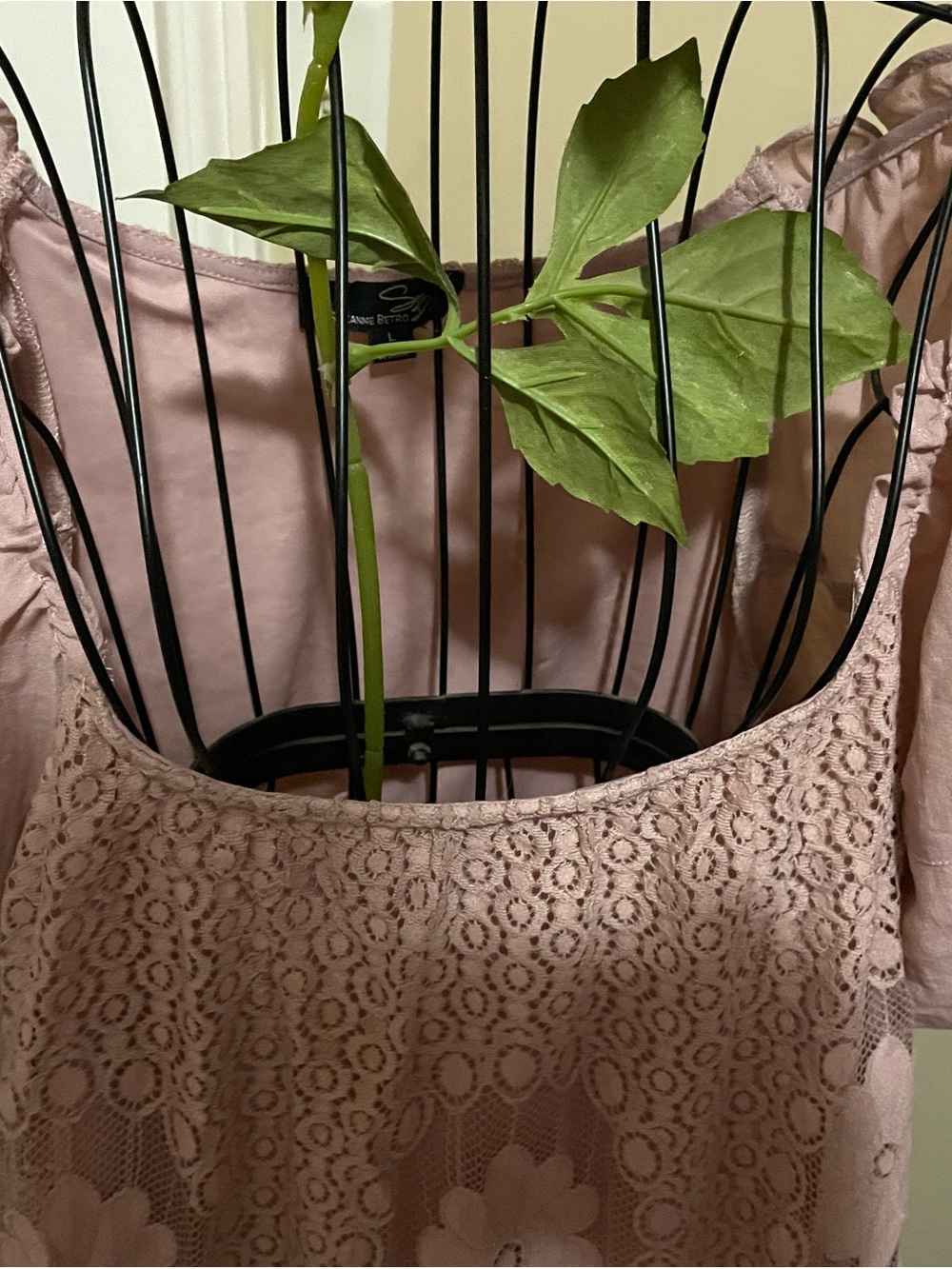 Suzanne Betro Dusty Rose Lace Crochet Puff Sleeve Top - Picture 2 of 7